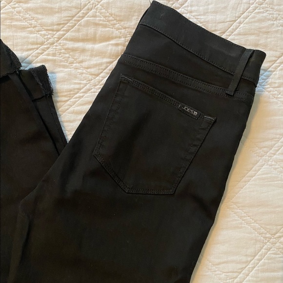 New without tags Joe’s black skinny jeans